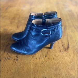 Sofft blk leather booties size 8.5W